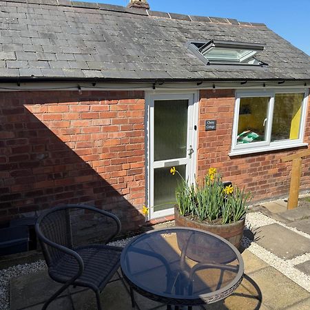 Cherry Cottage Retro Stay, Stourport-On-Severn Bagian luar foto